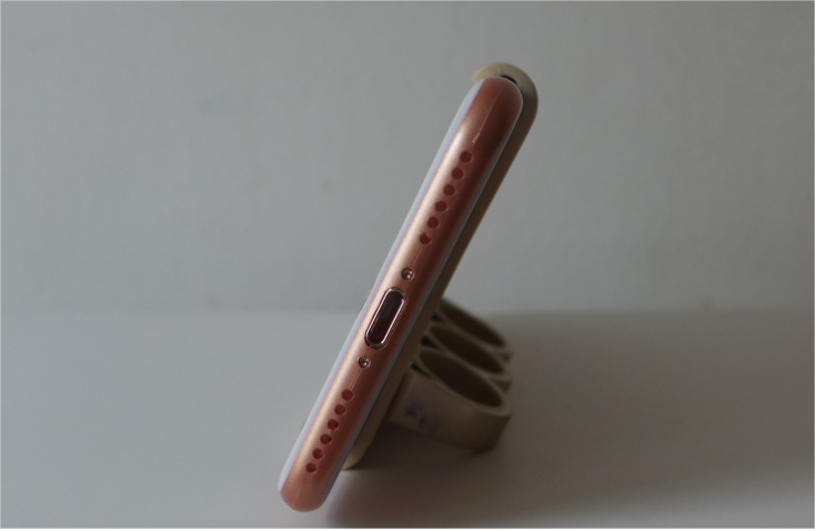 RingMagic三指環(huán)單手操作手機(jī)殼用作65度手機(jī)支架.jpg
